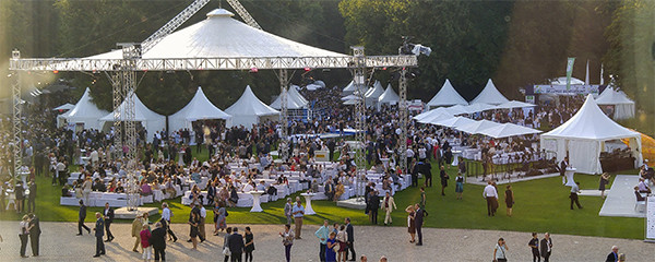 Bürgerfest, Blick in den Park hinter dem Schloss
