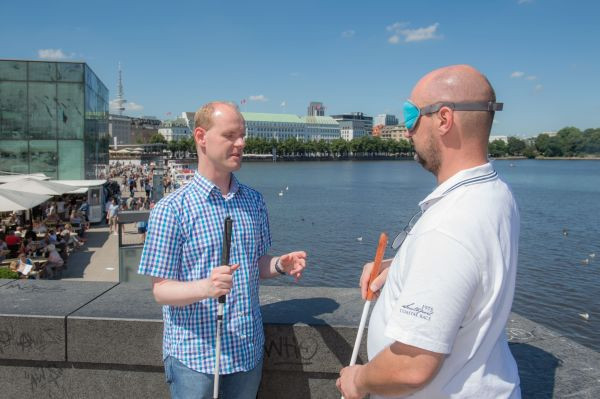 Blind durch Hamburg: An der Alster