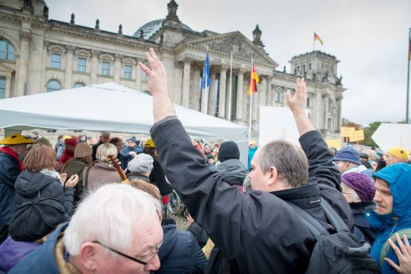 Protestaktion vor dem Reichstag am 7. November 2016