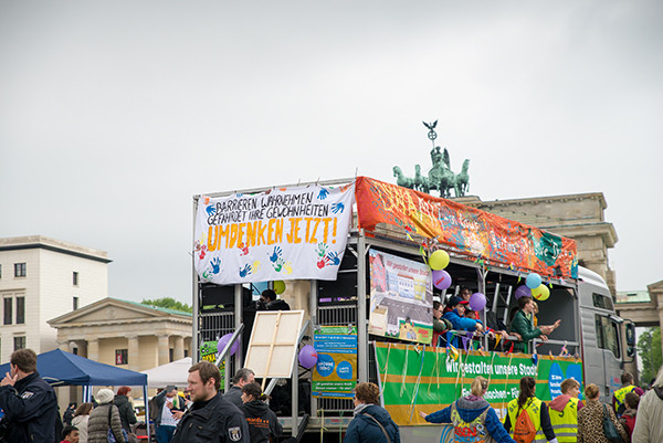 Ein Truck mit Musik wieder dabei